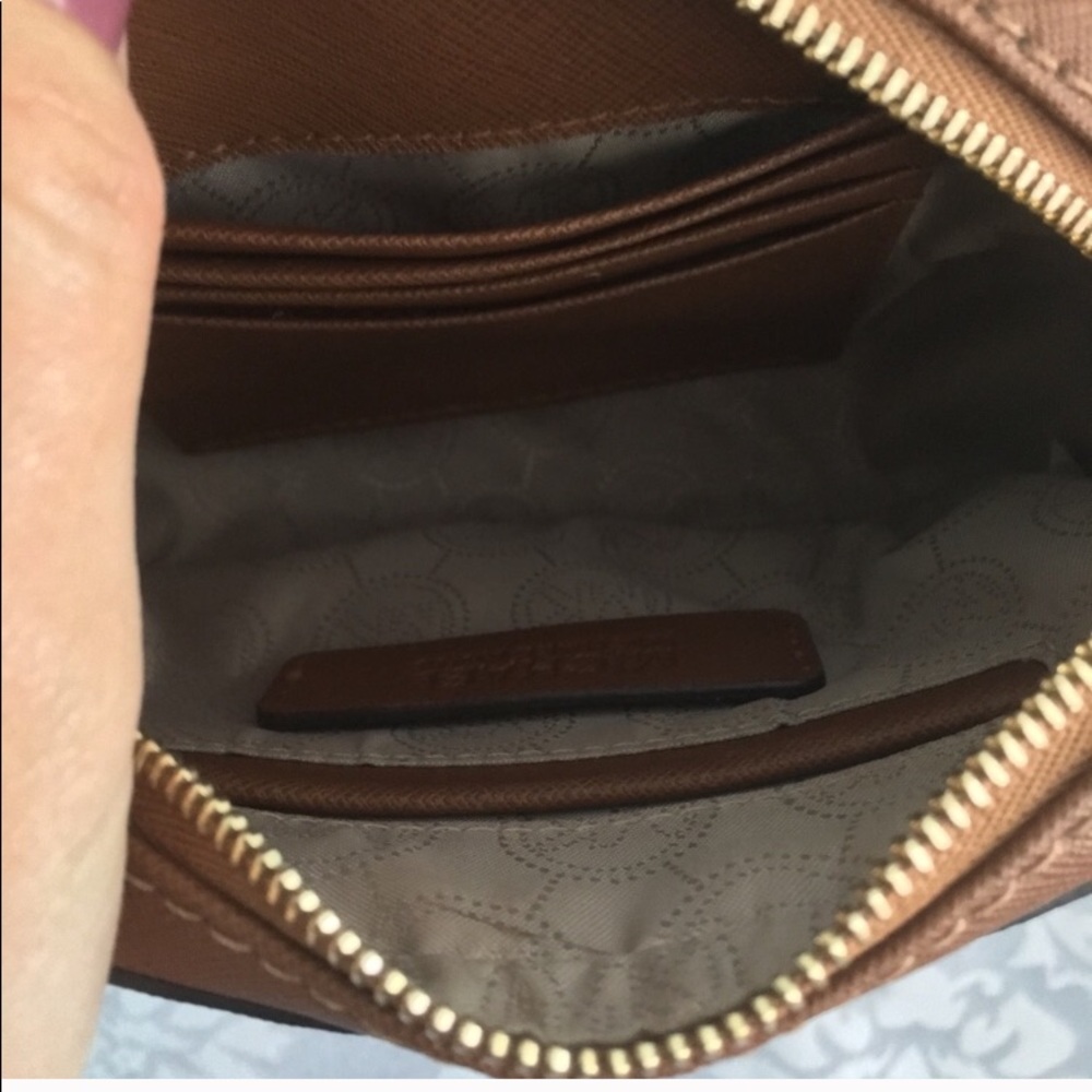 NEW Michael Kors Brown Acorn Small Crossbody Bag - Picture 6 of 7